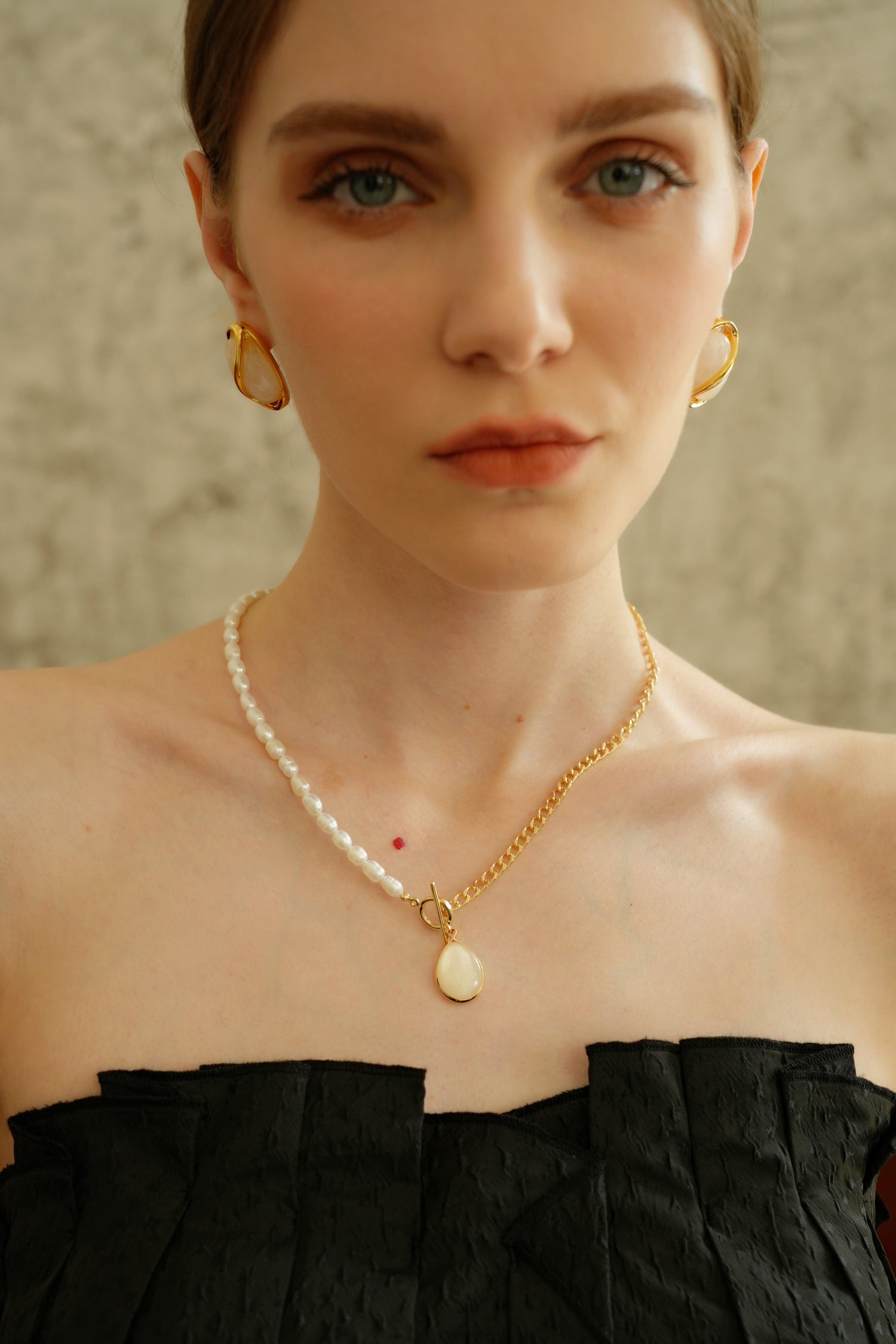 Amalthea Mother of Pearl Pendant Neckalce - Artsory