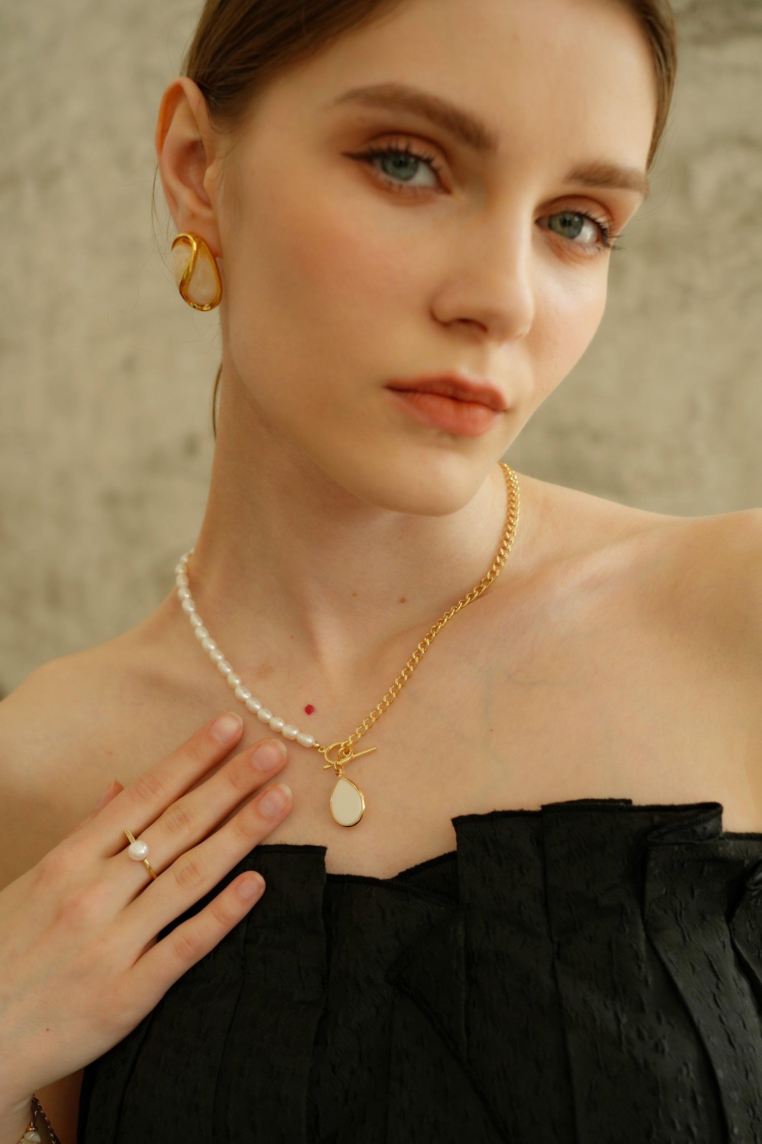 Amalthea Mother of Pearl Pendant Neckalce - Artsory