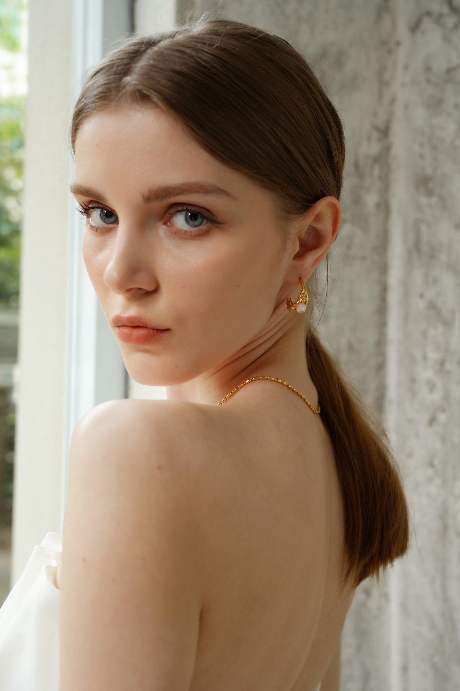 Anuket 18k Gold C Hoop Earrings - Artsory