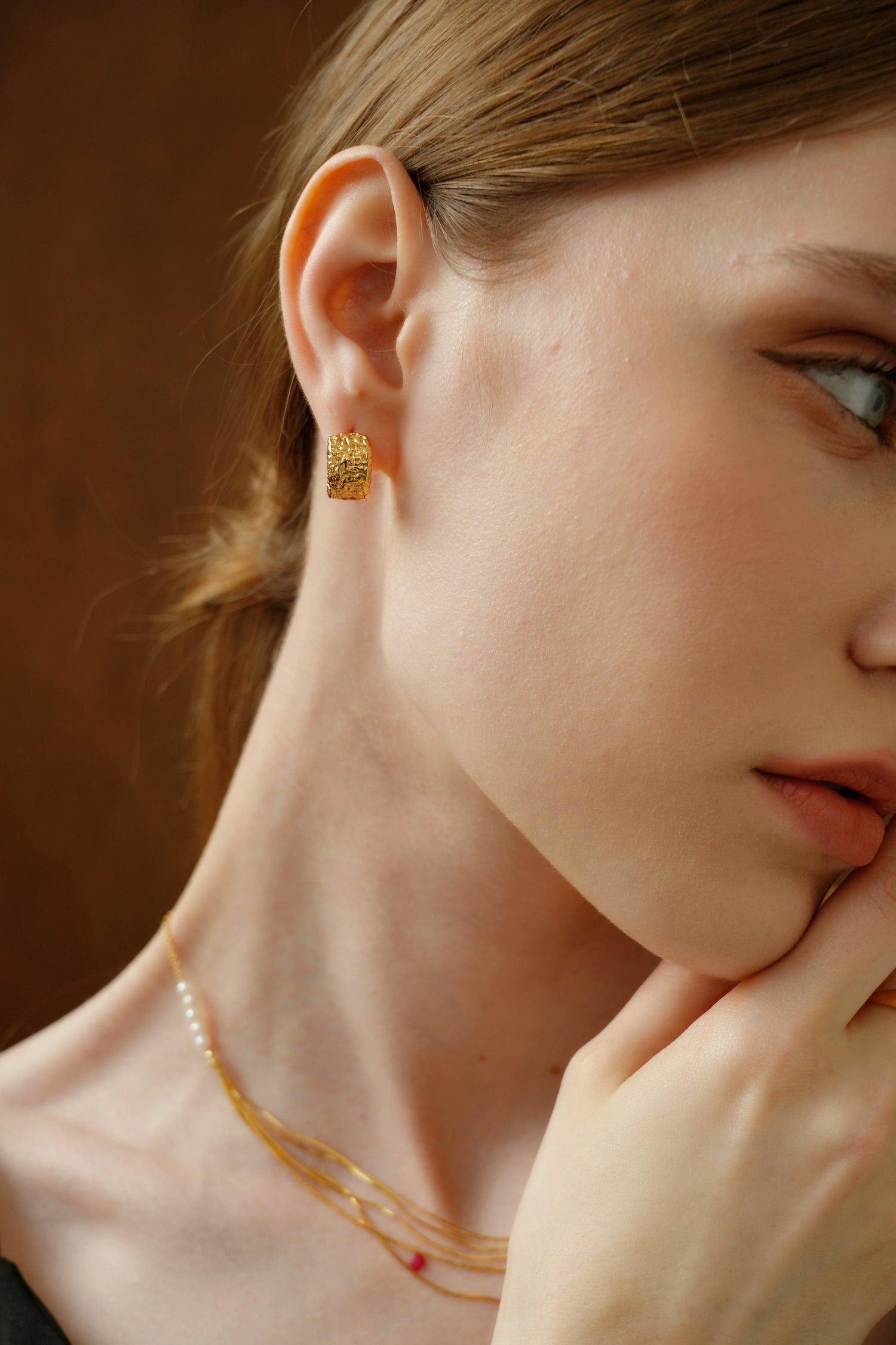 Elle 18K Gold Huggie Earrings - Artsory