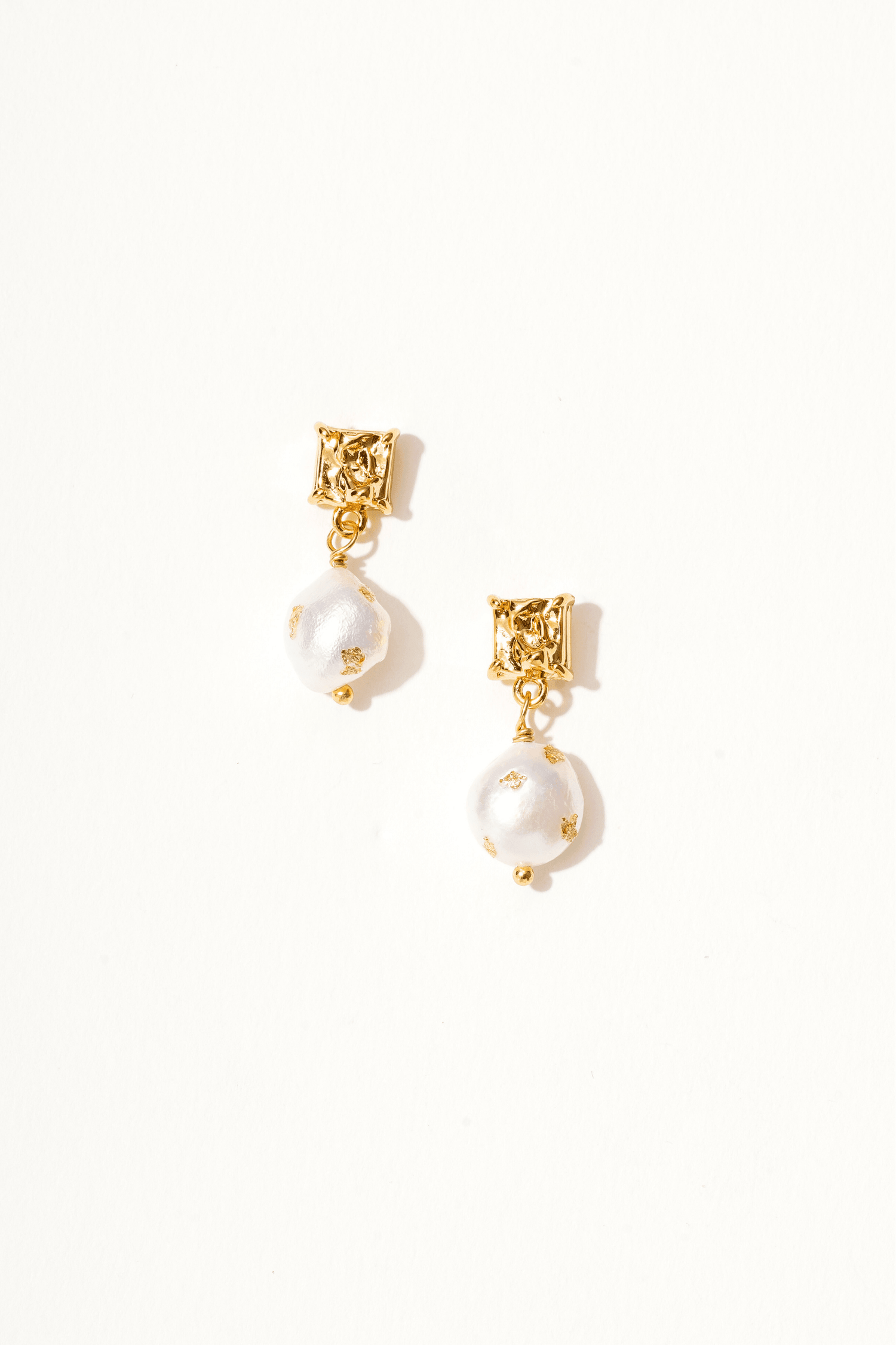 Hestia 18K Gold Pearl Drop Earrings - Artsory