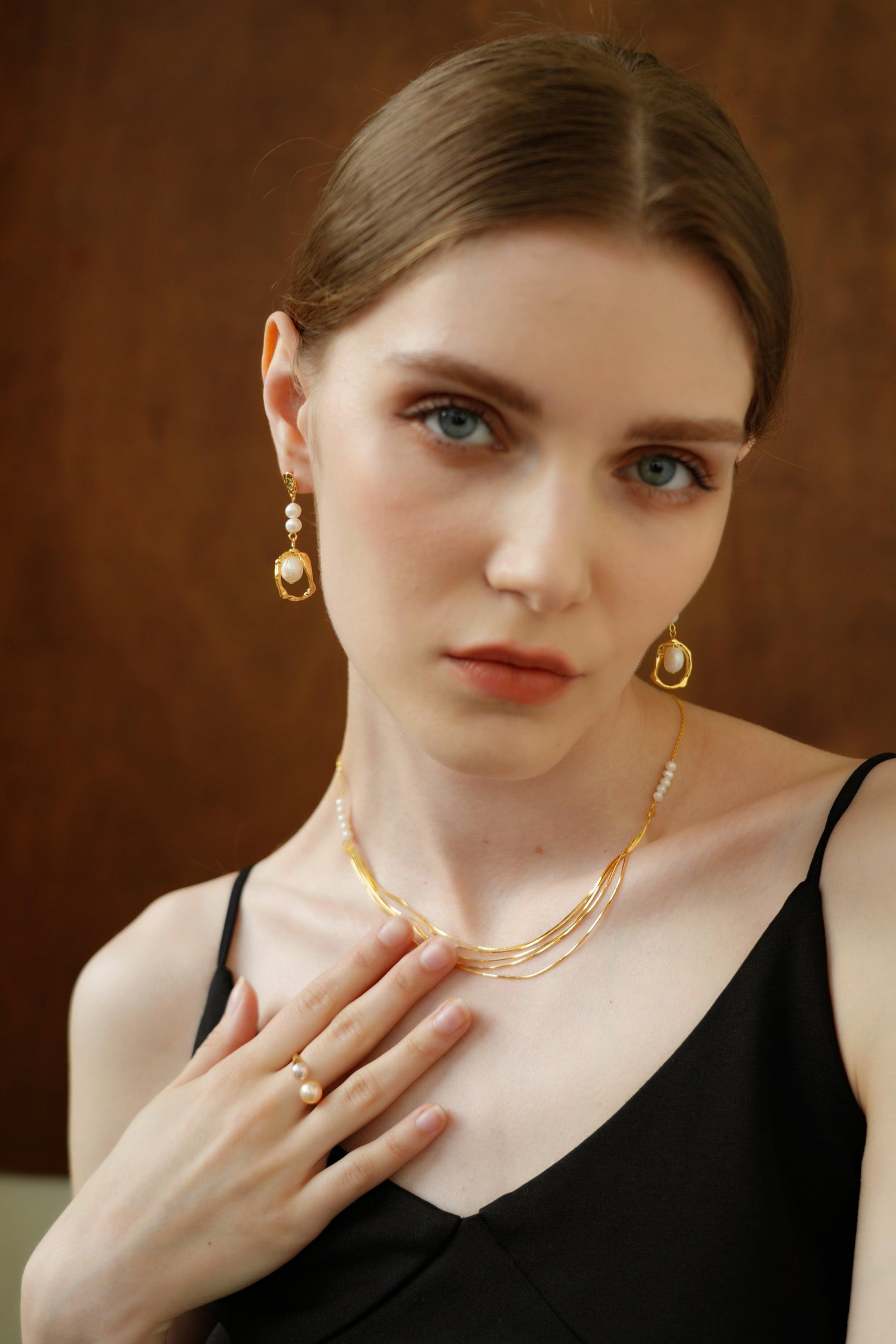 Isra Pearl Drop Earrings - Artsory