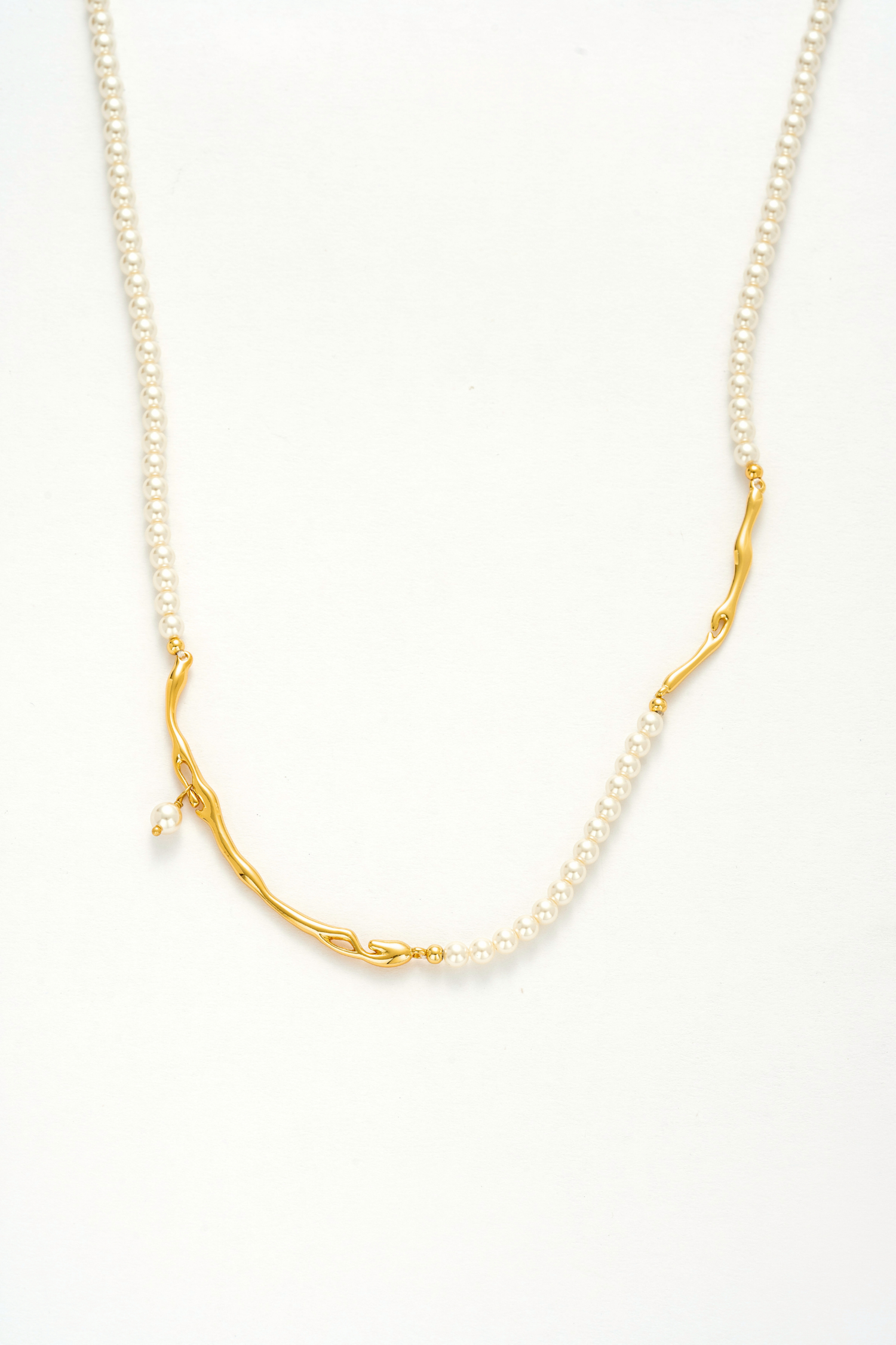 Jolie  Pearl and Gold Beaded Necklace