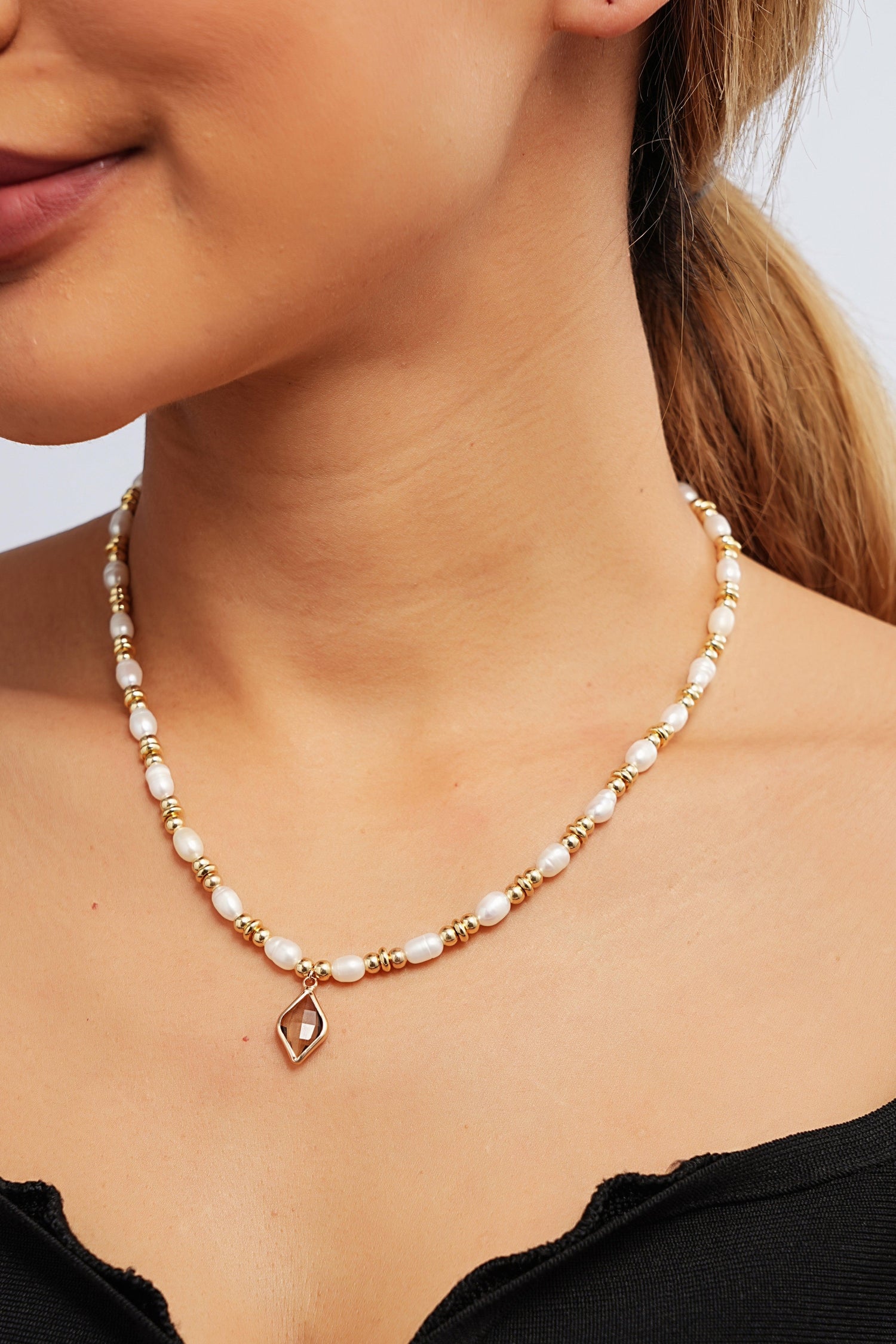 Kiana Crystal Drop Pearl Beaded Necklace - Artsory