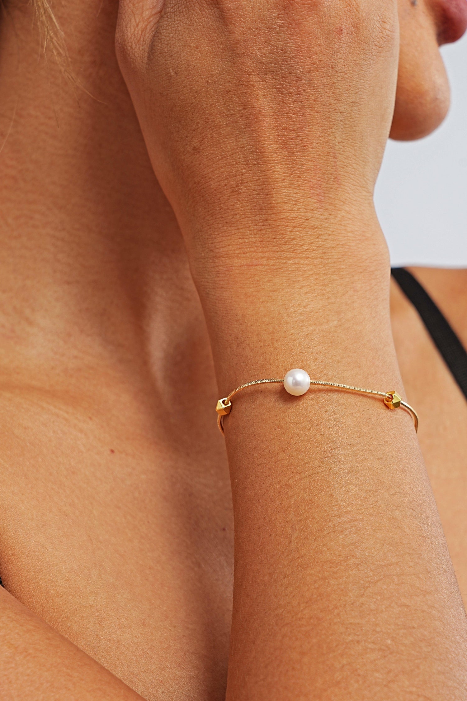 Mixed 18K Gold Pearl Bracelet - Artsory