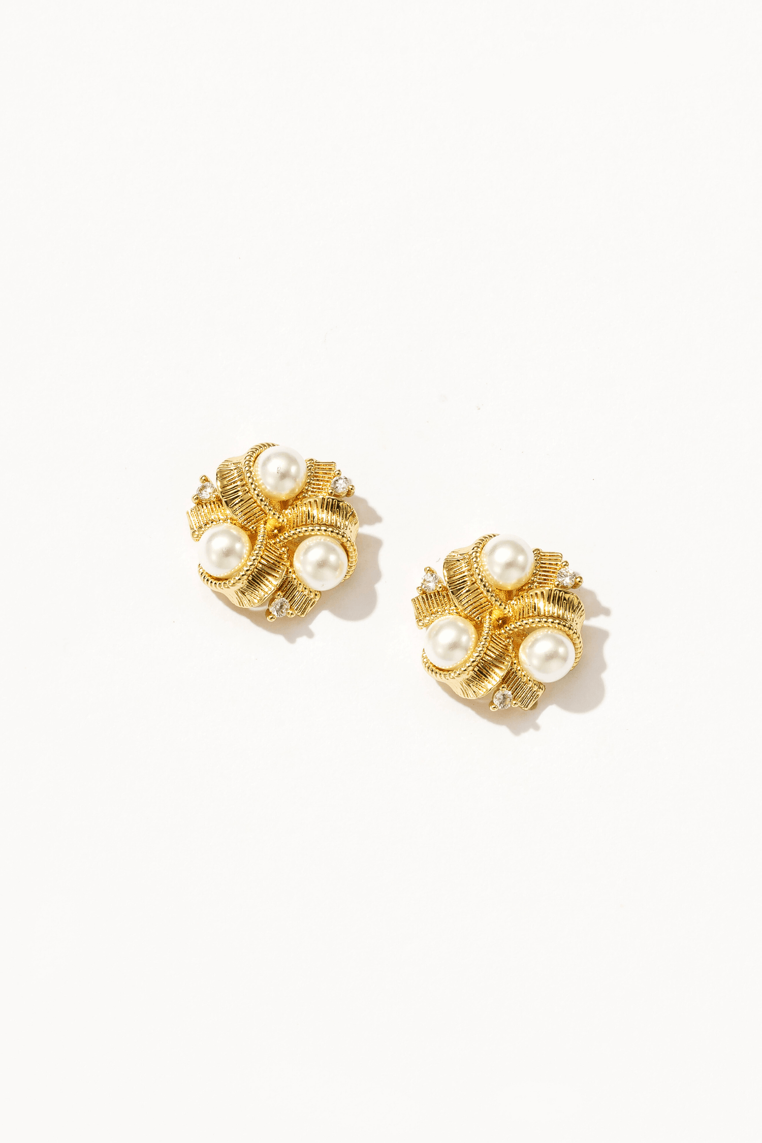 Pearl Swirl Stud Earrings - Artsory