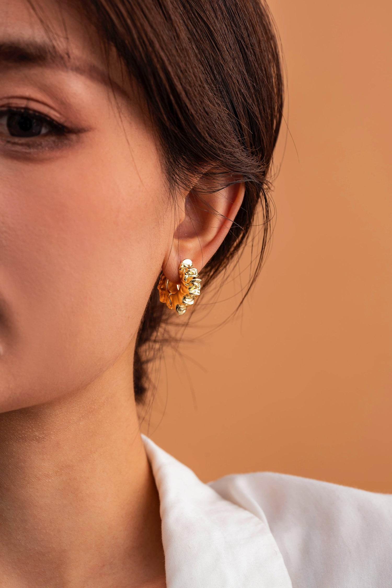 Seraphia 14k Gold Huggie Earrings - Artsory
