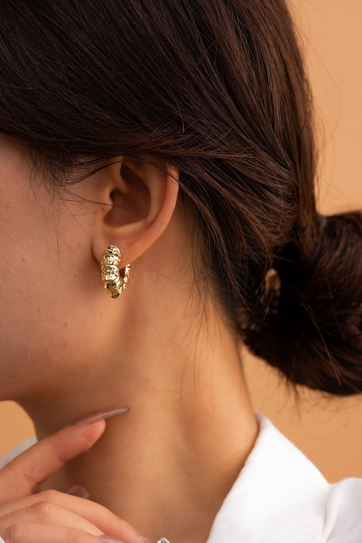 Seraphia 14k Gold Huggie Earrings - Artsory
