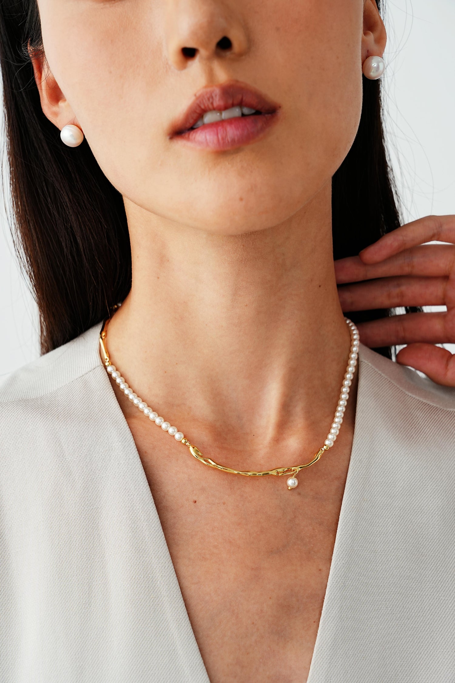 Jolie  Pearl and Gold Beaded Necklace