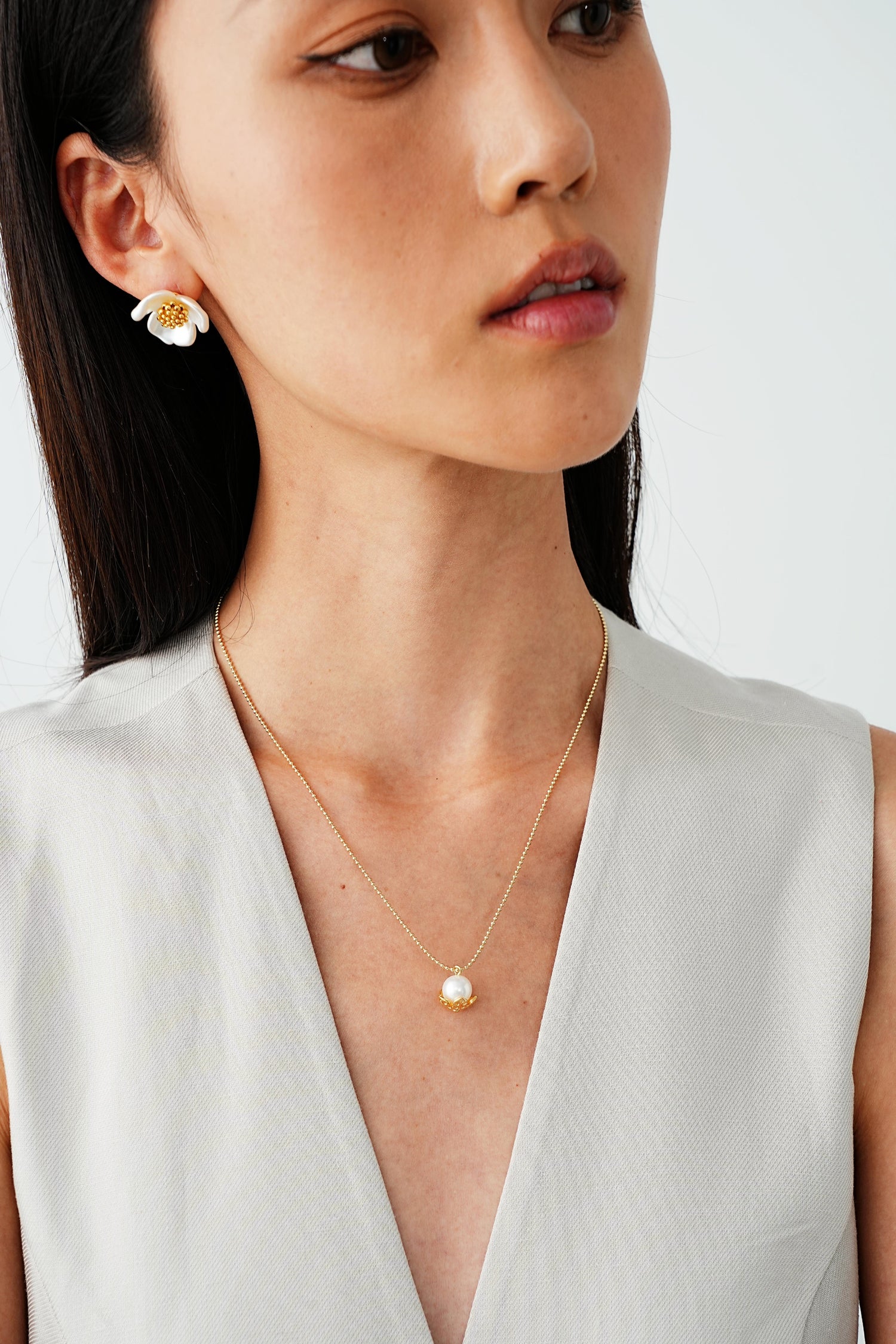 Inkeri Floral Pearl Drop Necklace