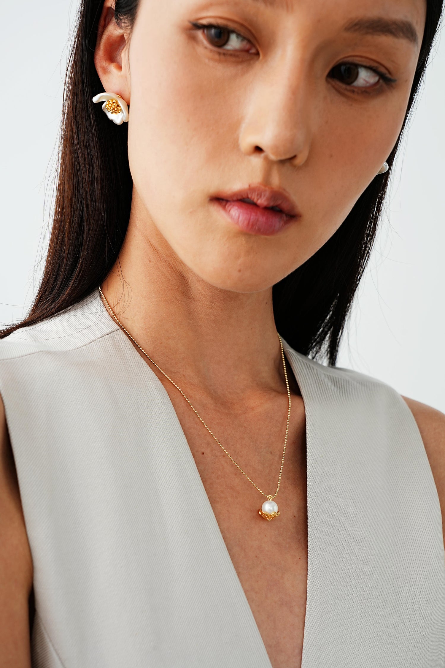 Inkeri Floral Pearl Drop Necklace
