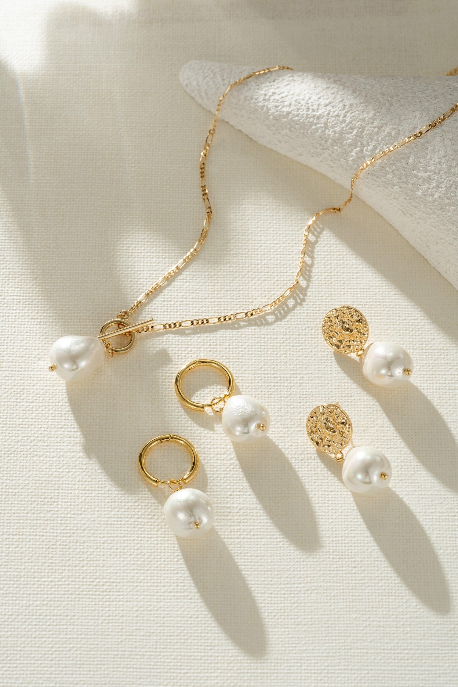 Timeless Pearl 14K Gold Necklace - Artsory