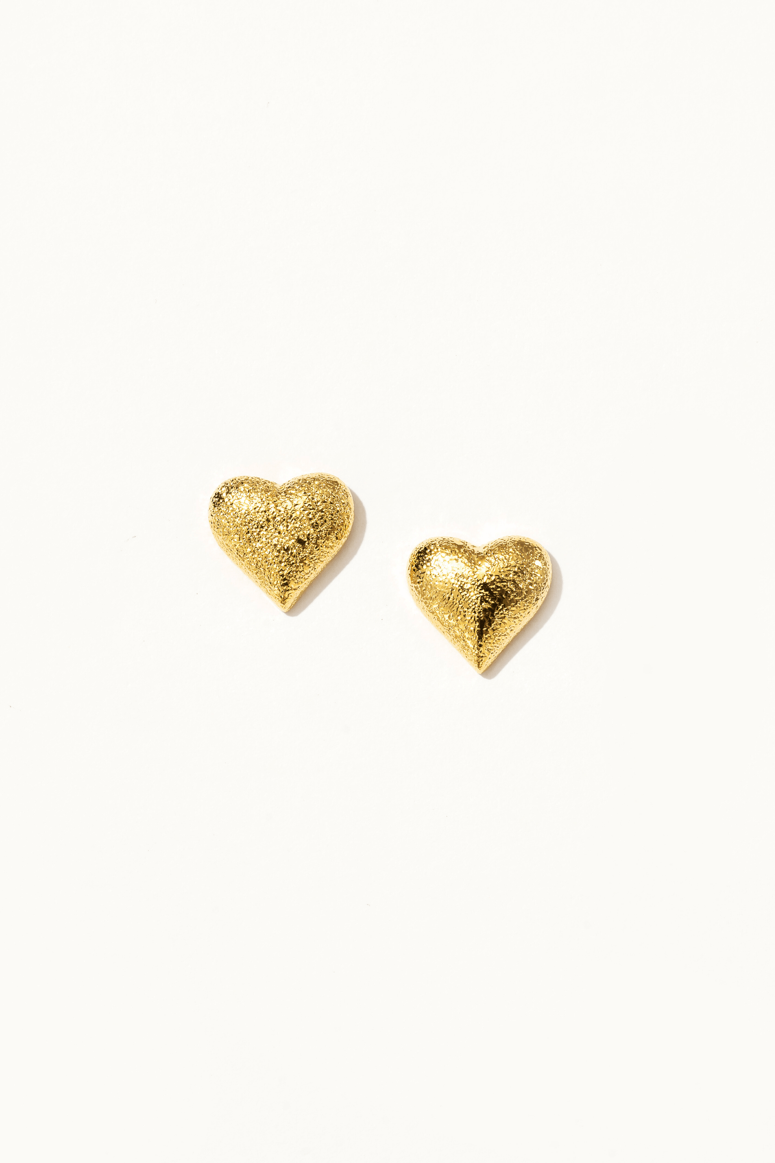 18K Gold Heart Stud Earrings - Artsory