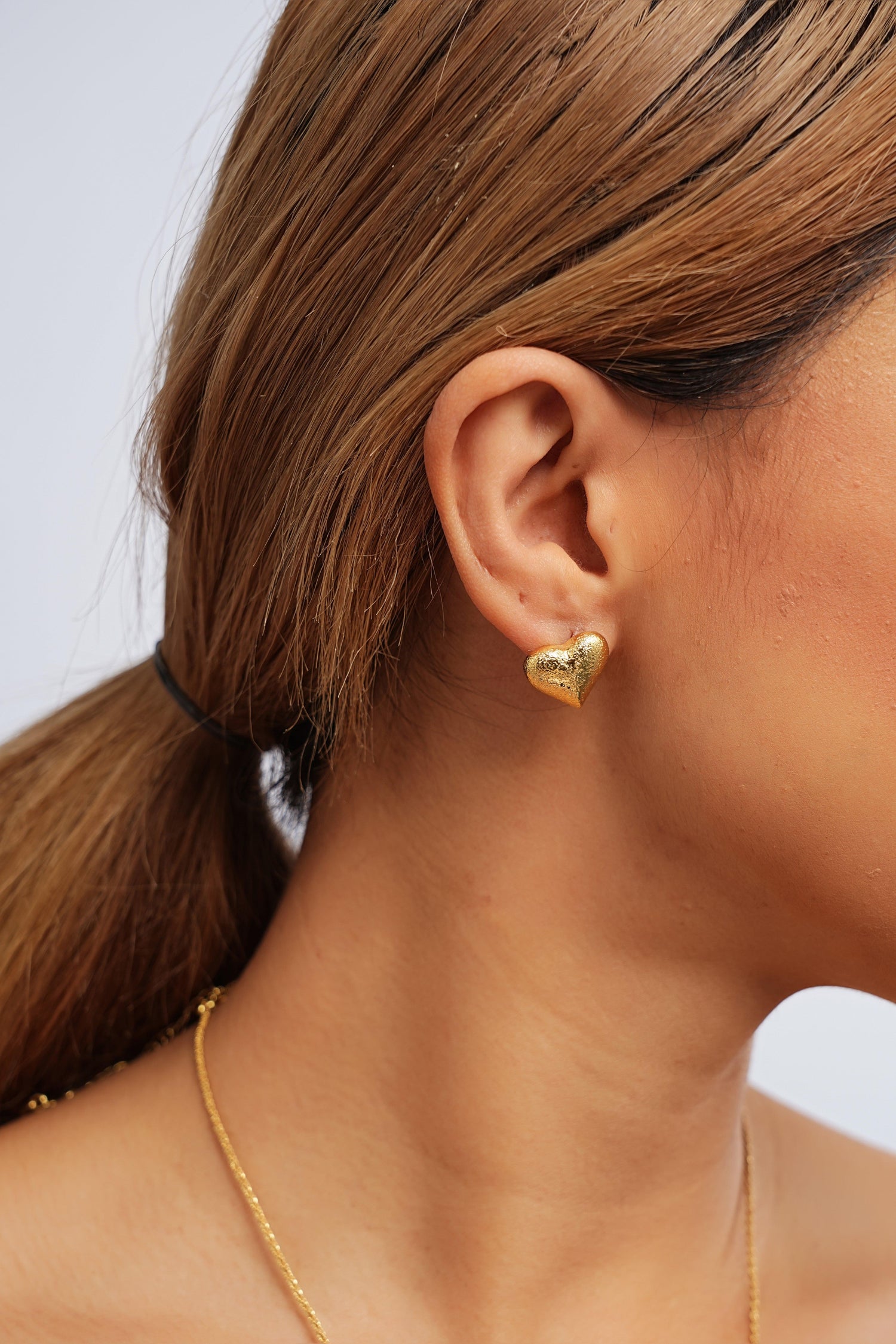 18K Gold Heart Stud Earrings - Artsory