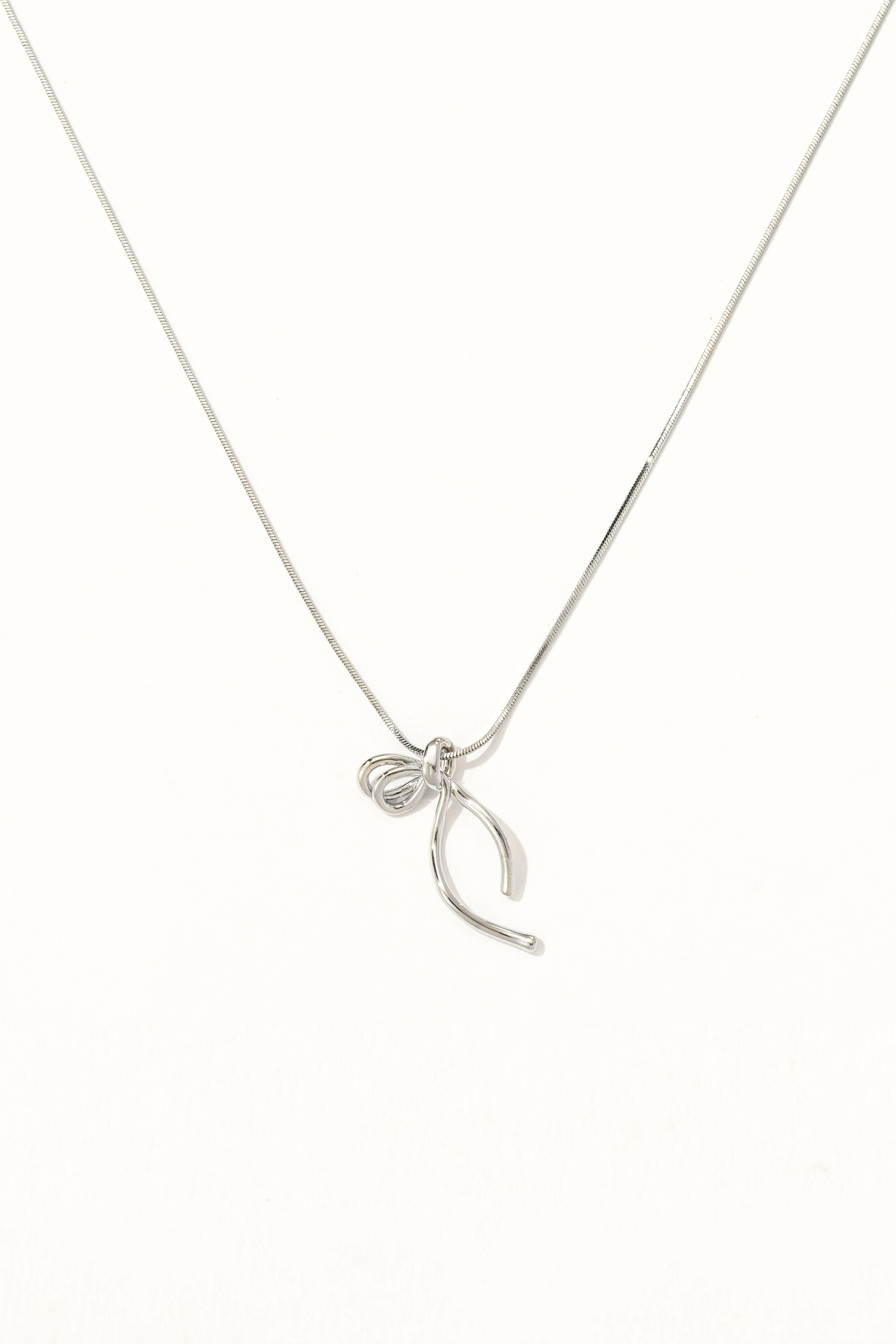 Étoile Bow Necklace