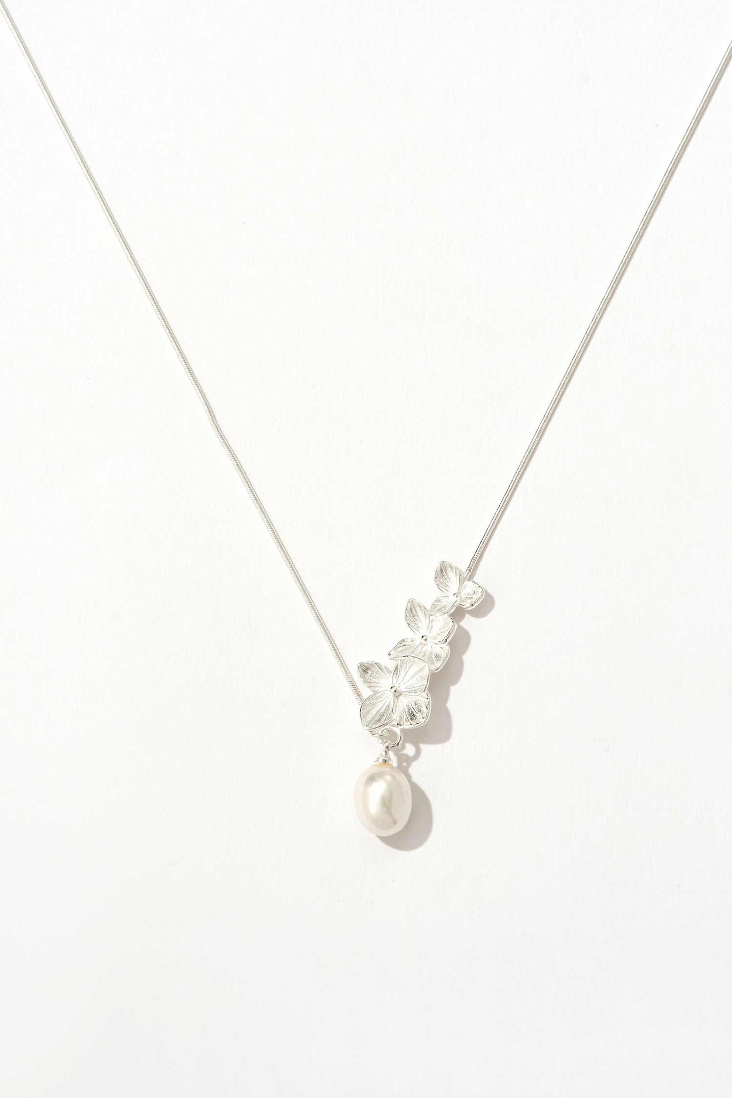 Gardenia Pearl Elegance Necklace