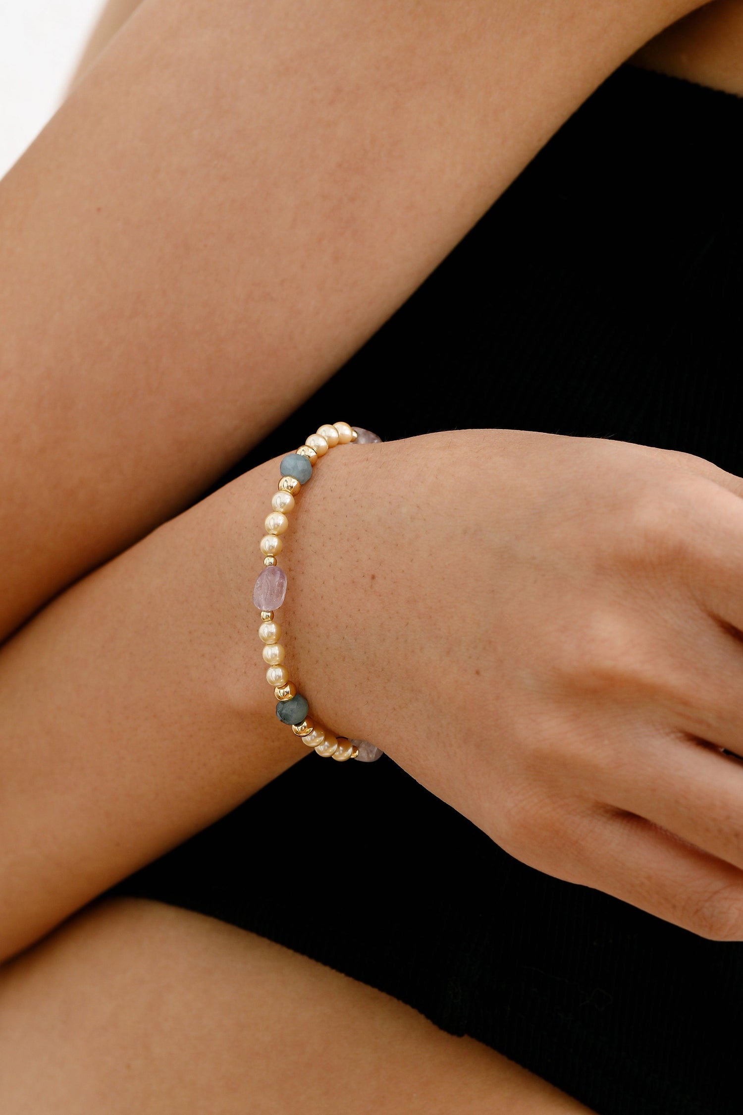 Buttercream Pearl with Lavender Mica Bracelet - Artsory