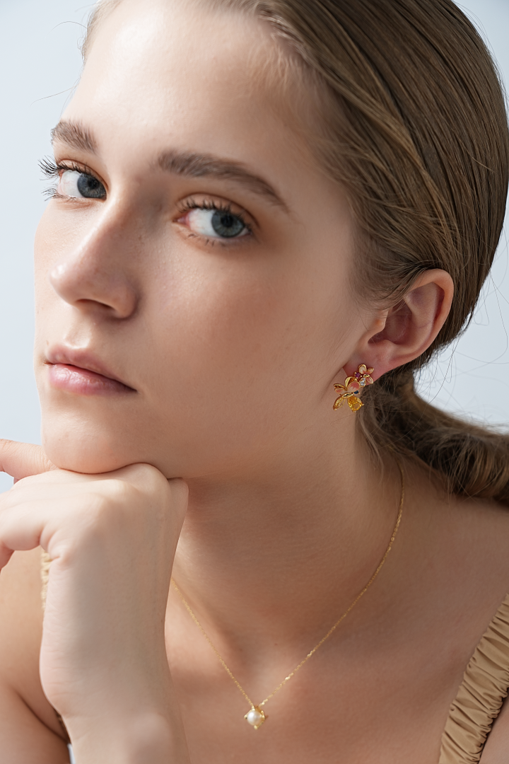 Eva Floral Radiance Stud Earrings