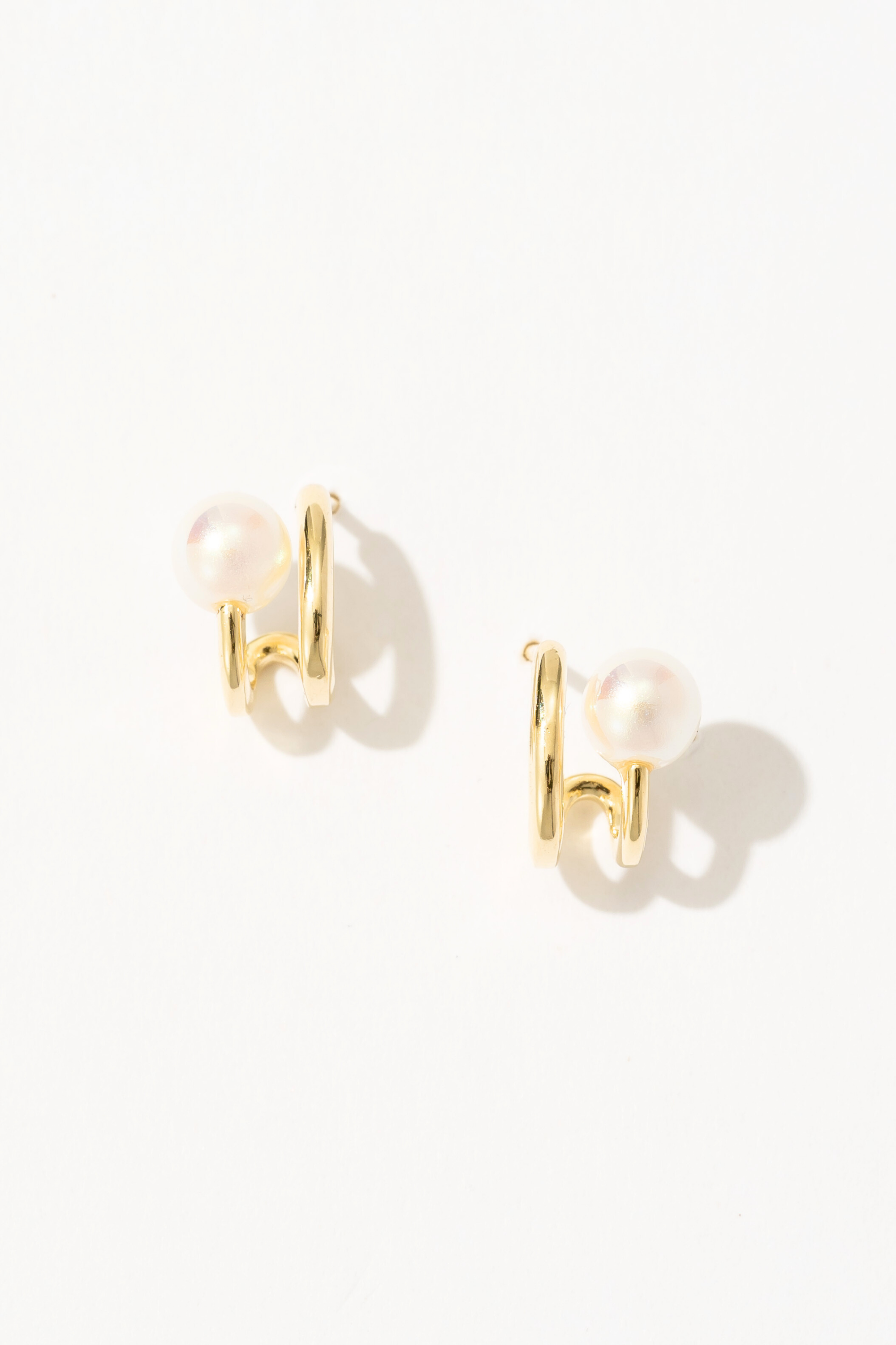 Ines Pearl Stud Earrings