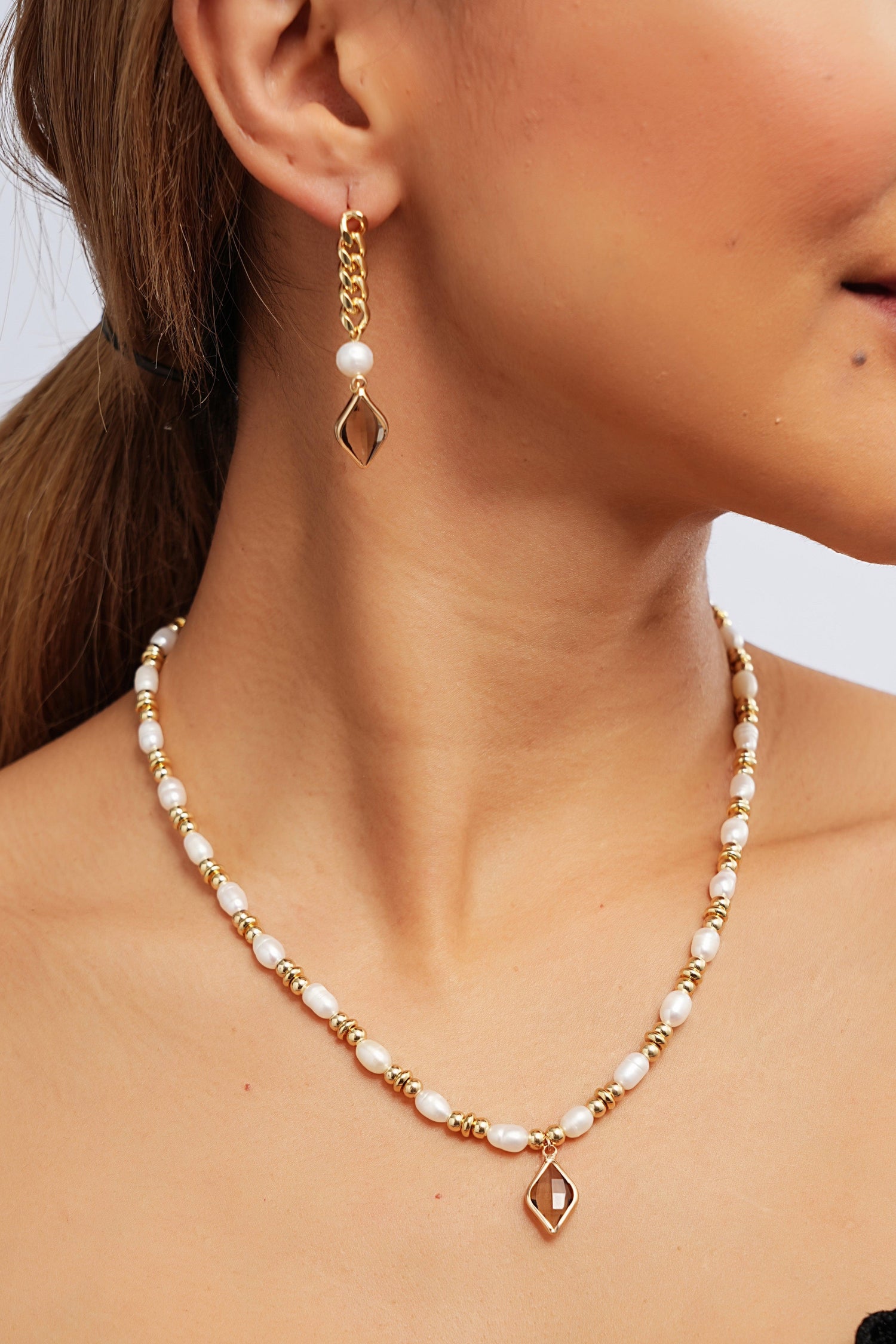 Kiana Crystal Drop Pearl Beaded Necklace - Artsory
