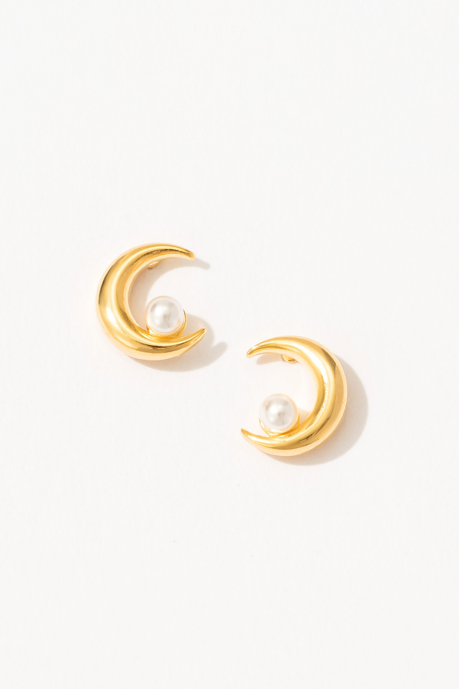 Moon Pearl Earrings