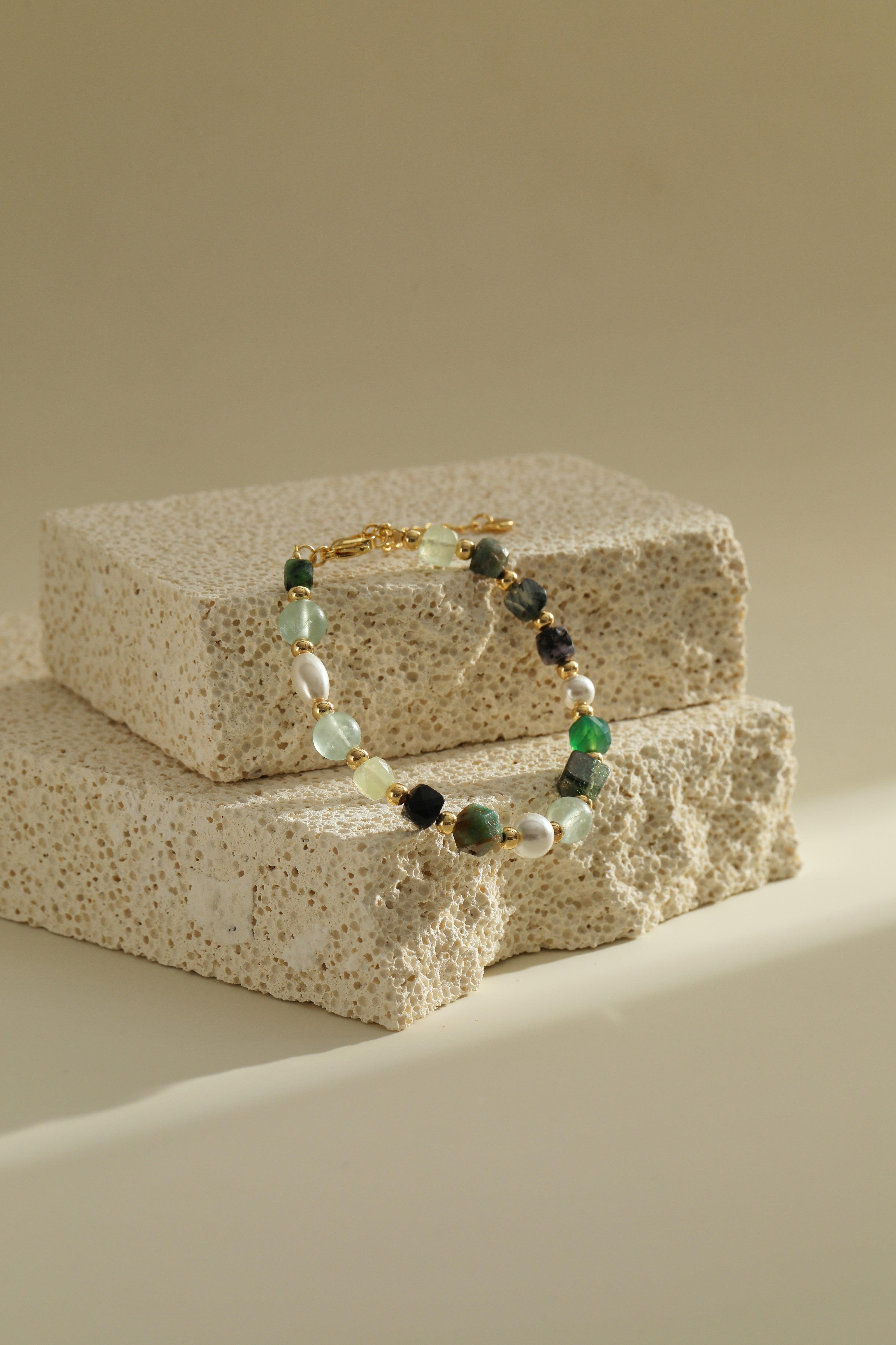 Mossy Elegance Pearl and Quartz Bracelet - Artsory