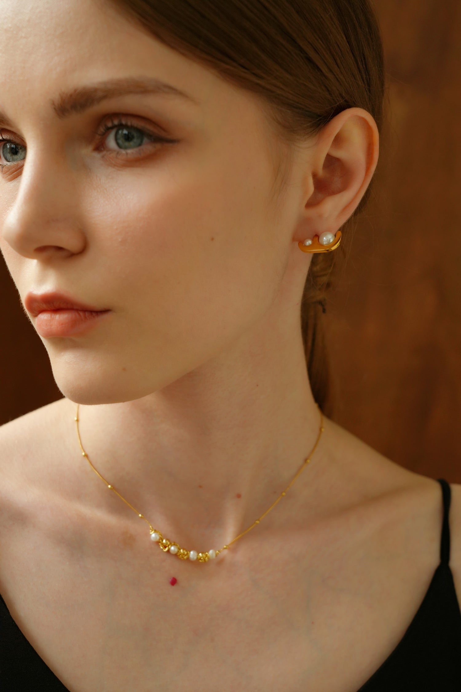Zel 18k Gold Stud Earrings