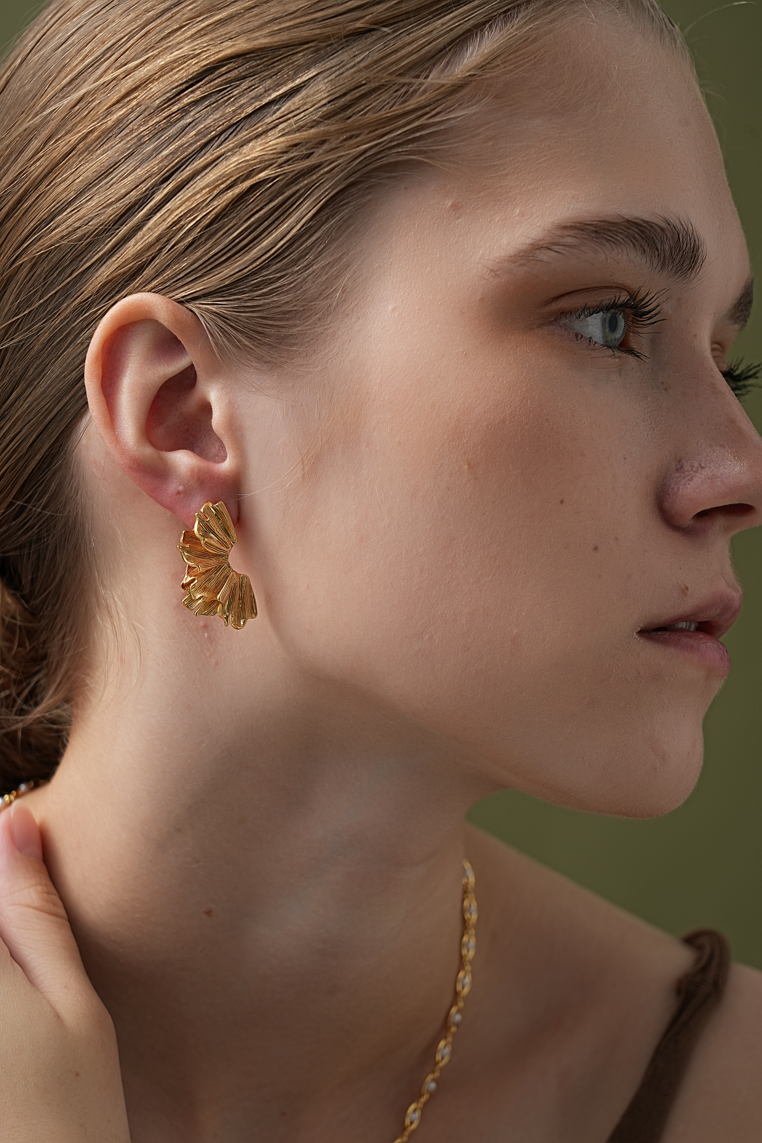 Saoirse Metalic Floral Earrings